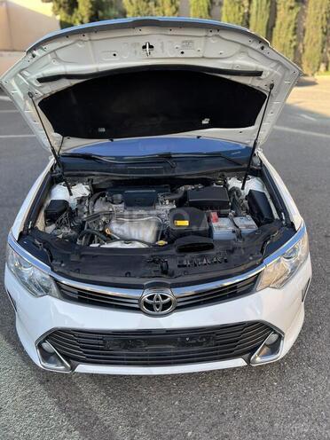 Toyota Camry-7