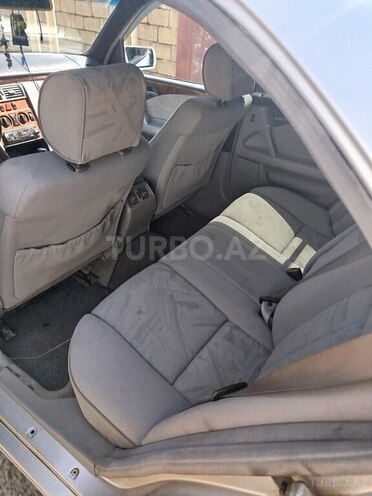 Mercedes E 200-4