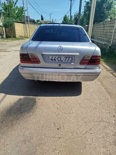 Mercedes E 200-9