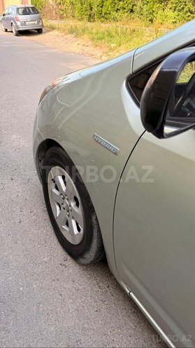 Toyota Prius-5