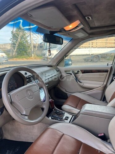 Mercedes C 230-7