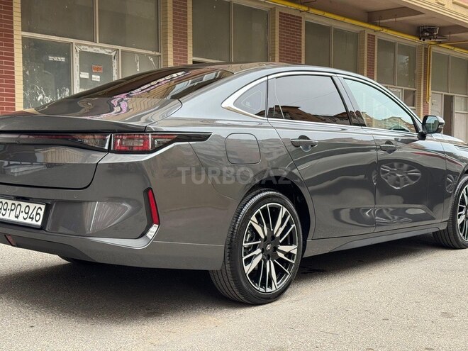 Changan Qiyuan A05-3
