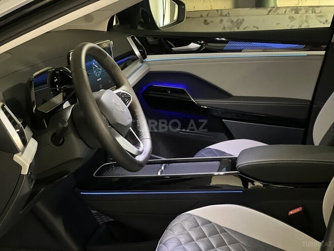Volkswagen ID.6 Crozz-20