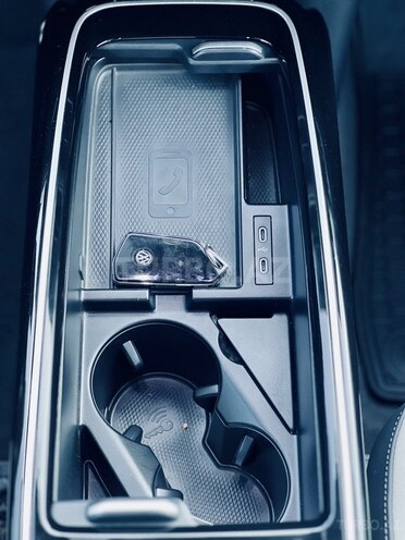 Volkswagen ID.6 Crozz-11