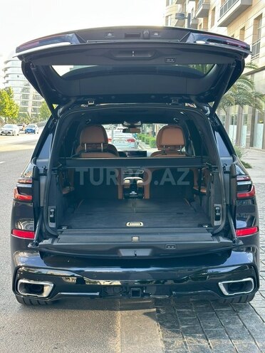 BMW X7-10