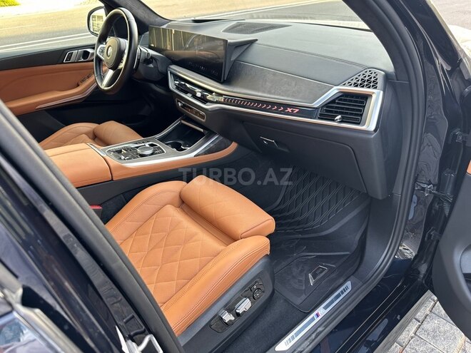 BMW X7-9