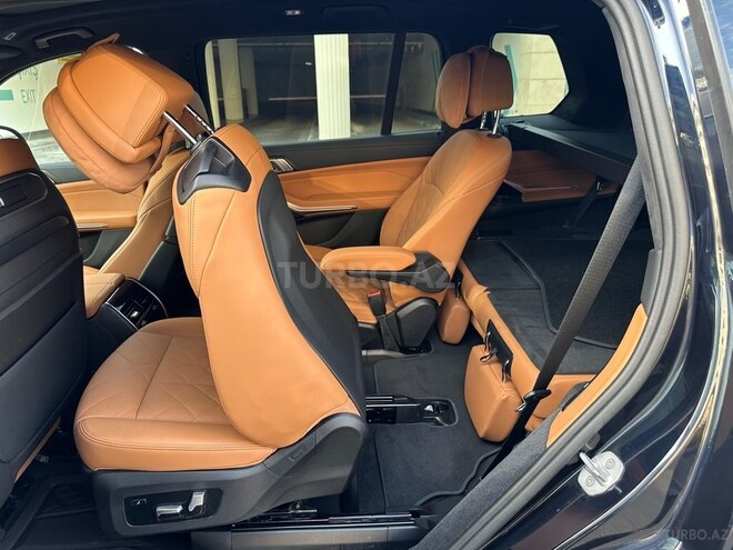 BMW X7-7