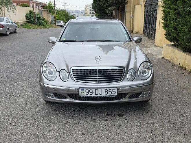 Mercedes E 220-1
