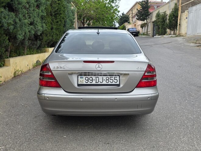 Mercedes E 220-4