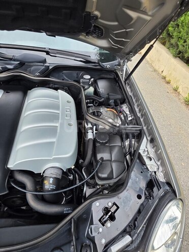 Mercedes E 220-12