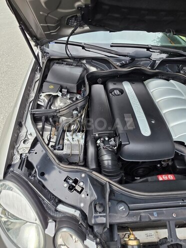 Mercedes E 220-17