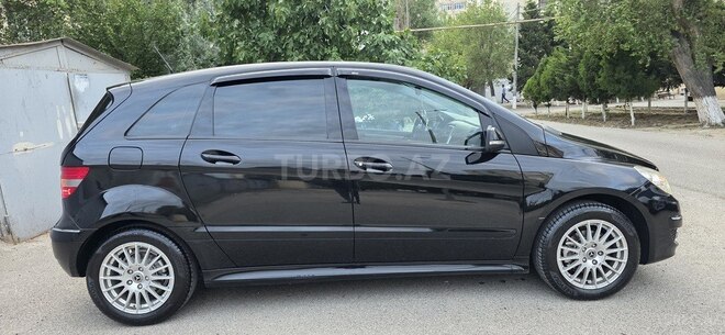 Mercedes B 180-18
