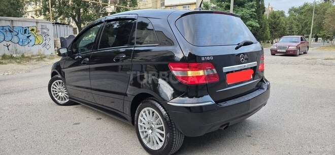 Mercedes B 180-14
