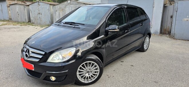 Mercedes B 180-16