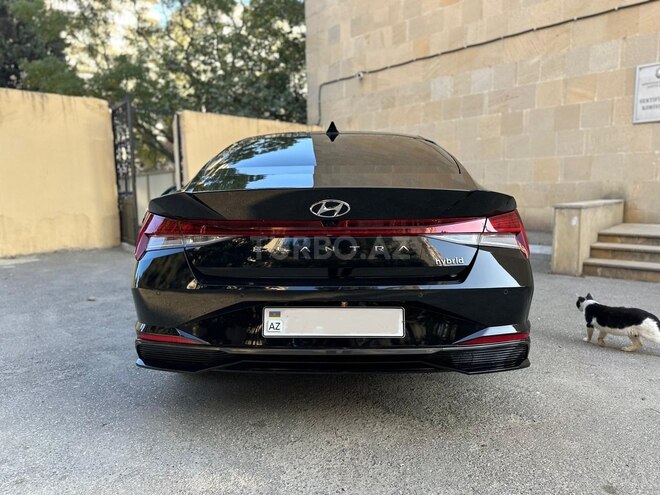 Hyundai Elantra-4