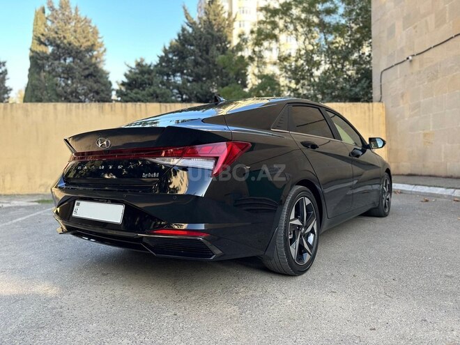 Hyundai Elantra-9