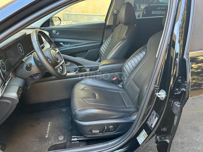Hyundai Elantra-11