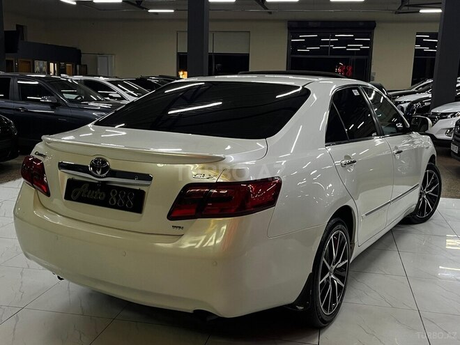 Toyota Camry-5