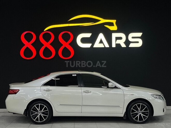 Toyota Camry-8