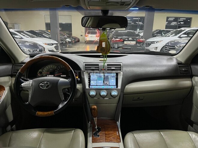 Toyota Camry-11