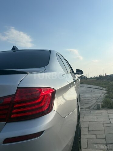 BMW 528-9