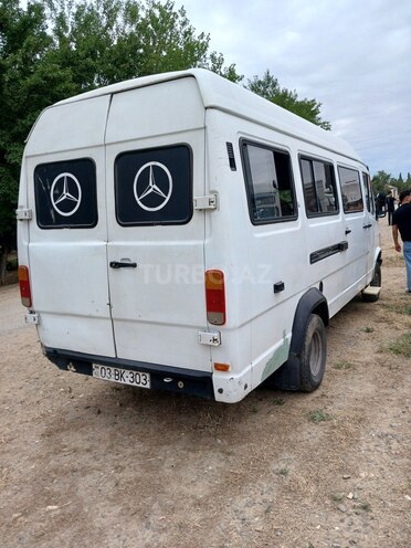 Mercedes 410 D-8