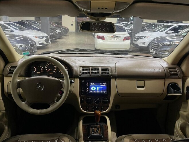 Mercedes ML 320-9