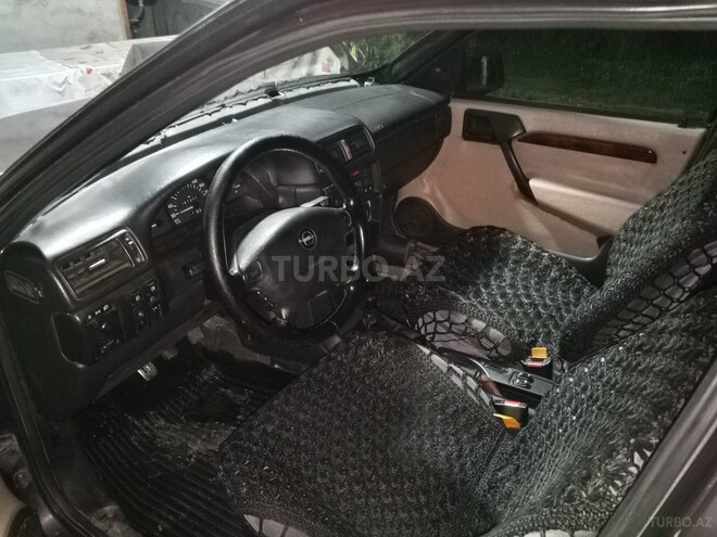 Opel Vectra-7