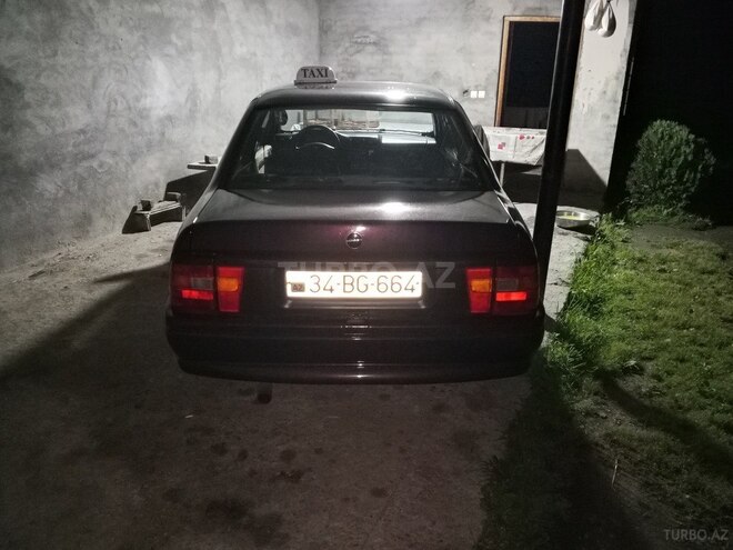 Opel Vectra-3