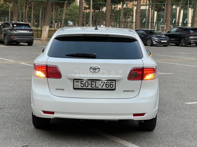 Toyota Avensis-9