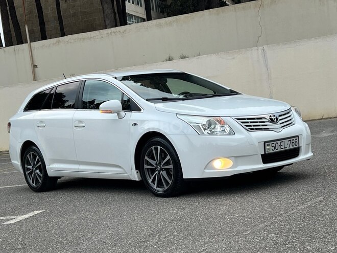 Toyota Avensis-12
