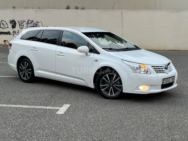 Toyota Avensis-10