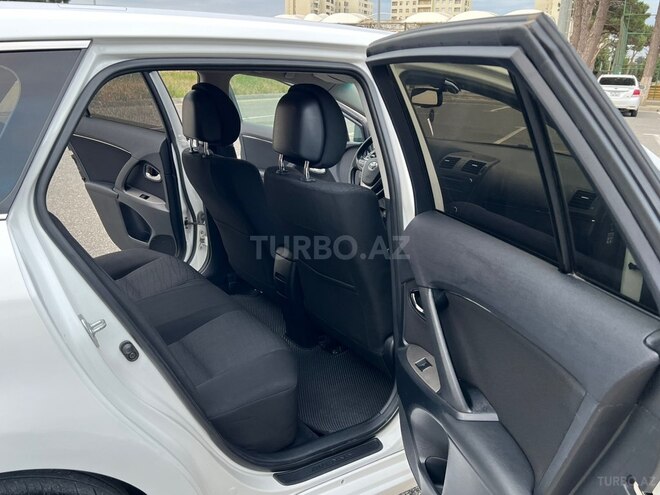 Toyota Avensis-20