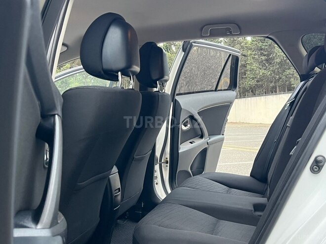 Toyota Avensis-19