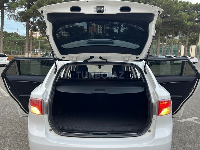 Toyota Avensis-21