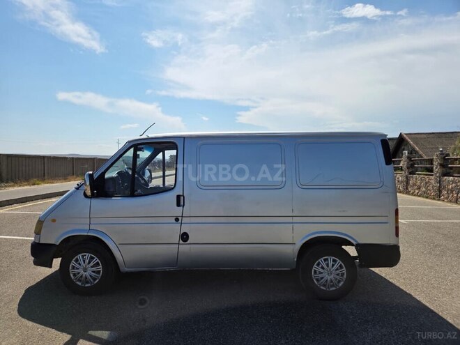 Ford Transit-6