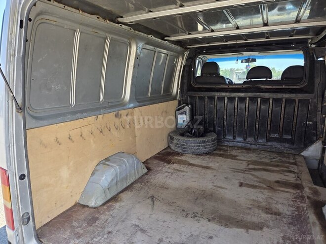 Ford Transit-10