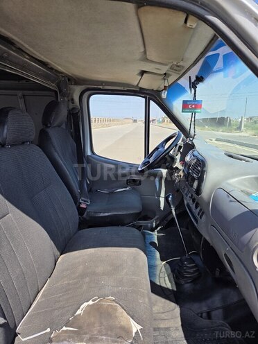Ford Transit-12