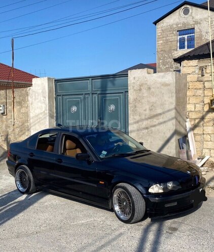 BMW 323-2