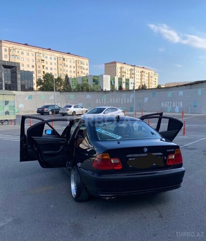 BMW 323-4