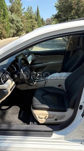 Toyota Camry-9
