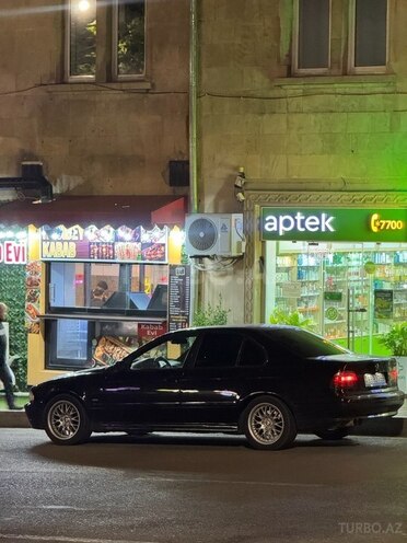BMW 528-5