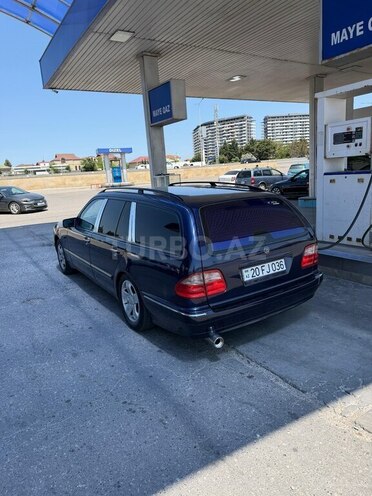 Mercedes E 200-3