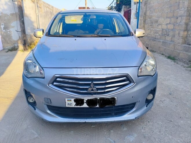 Mitsubishi Attrage-1