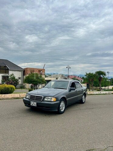 Mercedes C 220-1