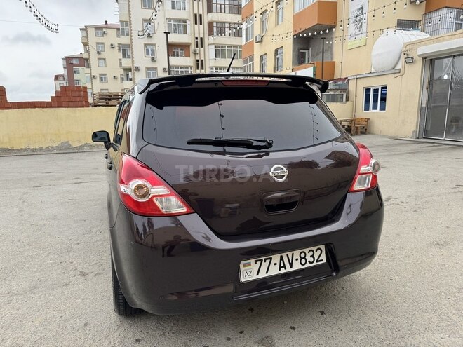 Nissan Tiida-5