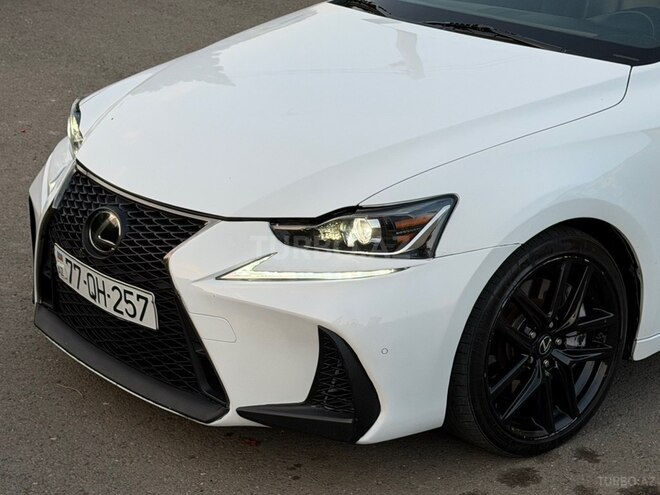 Lexus IS 350-10