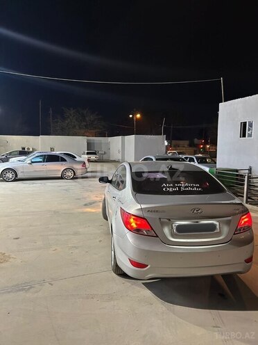 Hyundai Accent-3