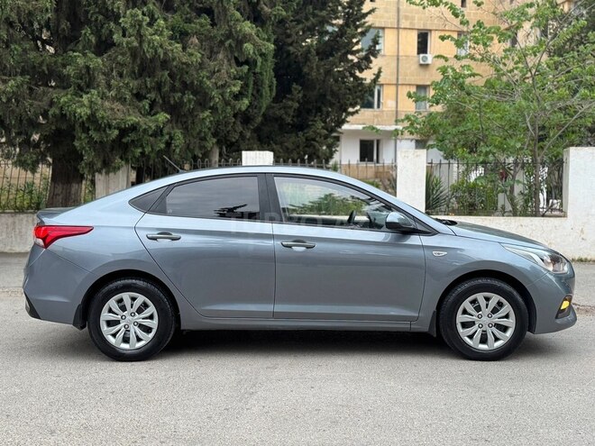 Hyundai Accent-7
