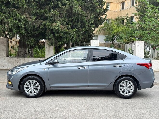 Hyundai Accent-6